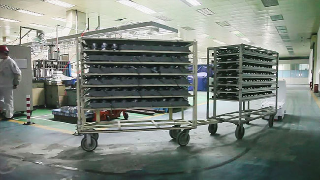 Il tipo AGV unidirezionale di rimorchio di Tugger automatizzato ha guidato la capacità di carico del carretto 500Kg/1000kg